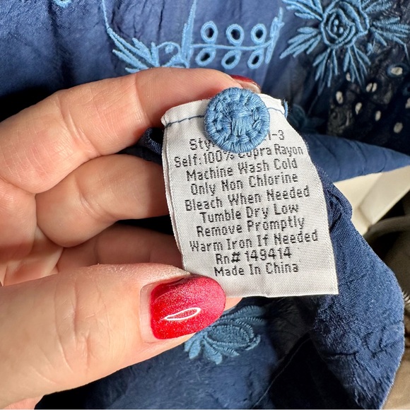 Johnny Was Embroidered Eyelet Mini Shift Dress Small Navy Blue - Picture 12 of 16